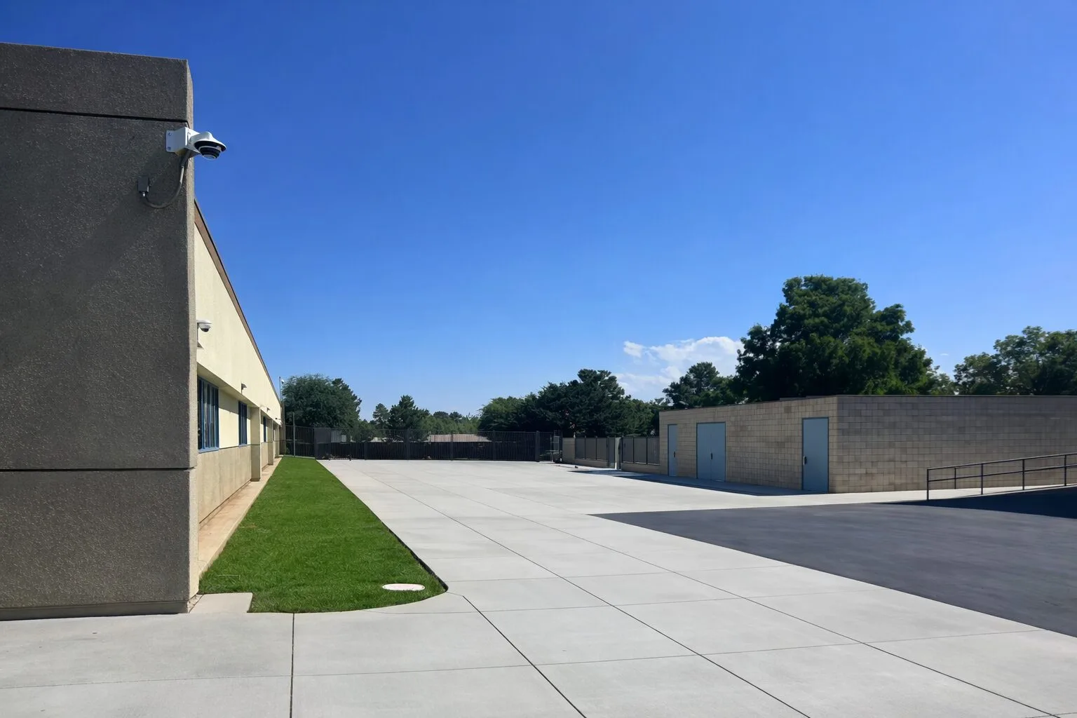 commercial pressure washing